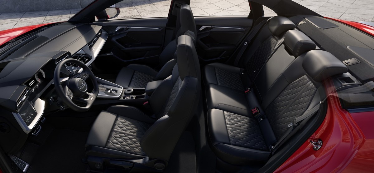 Audi S3 2021 - športni sedeži in oblazinjenje
