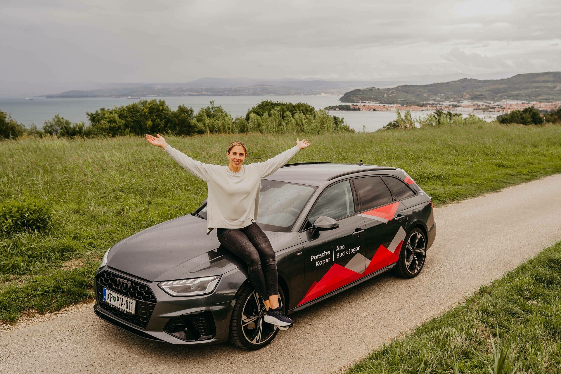 Ana Bucik in novi Audi A4 Avant S line