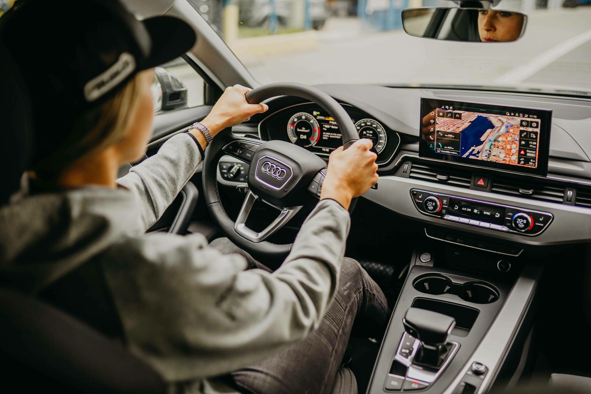 Ana Bucik in novi Audi A4 Avant S line